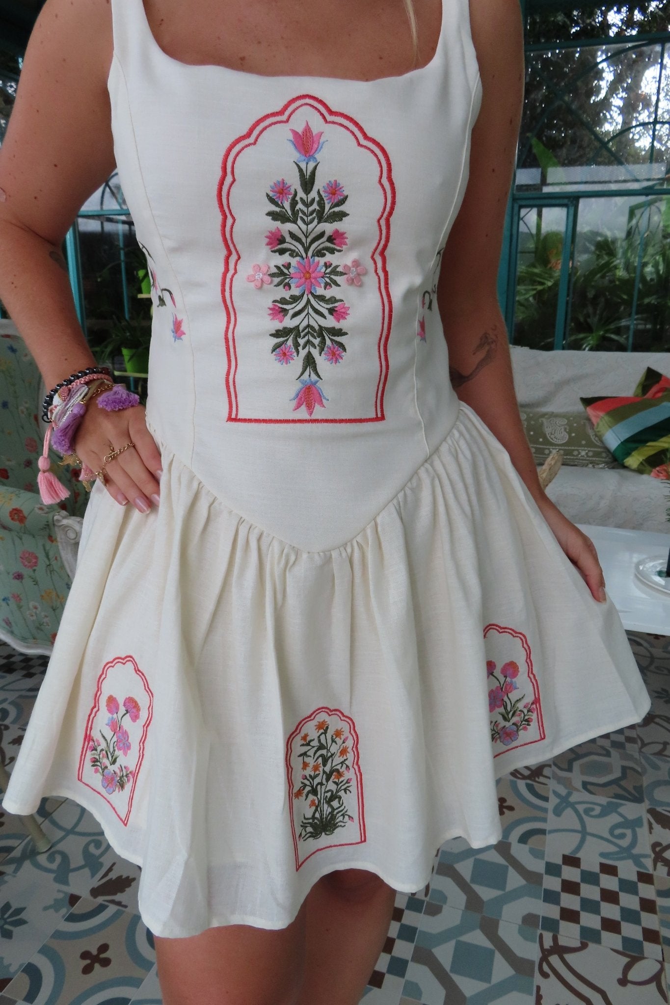 LOTO EMBROIDERY MINI DRESS - Rosa Pistacho
